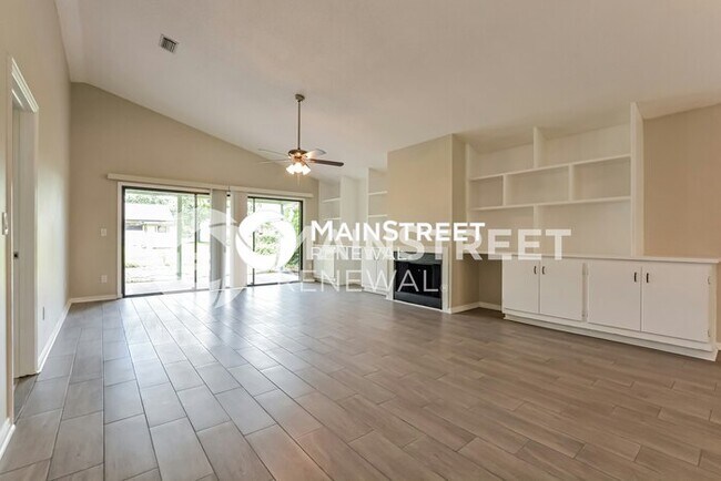 Building Photo - 3 Bedroom Pet-Friendly Home in PORT ORANGE, FL with Main Street Renewal