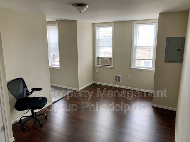 Building Photo - 2419 E Allegheny Ave