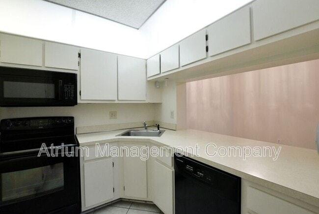 Building Photo - 8215-33 Sun Spring Cir