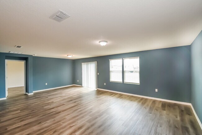 Building Photo - 2303 Pebble Point Dr