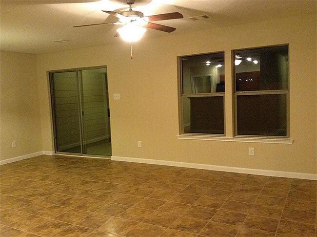 Foto del edificio - 16113 Sweetwater Fields Ln