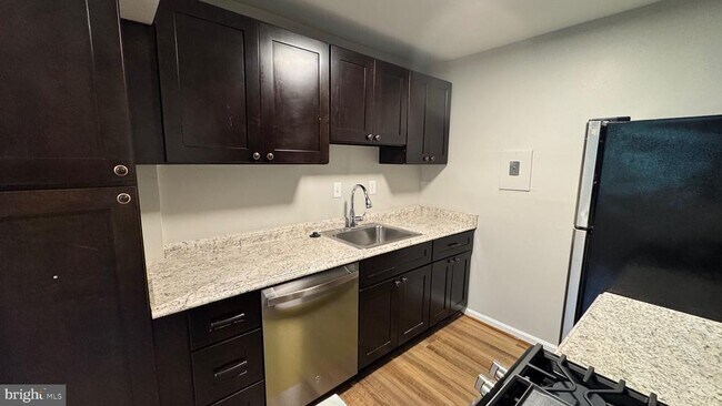 Building Photo - 7097 Spring Garden Dr