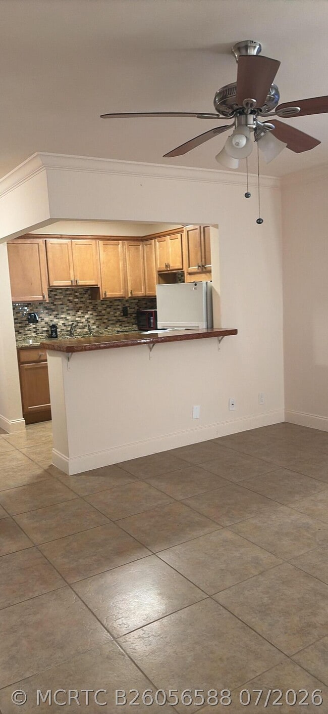 Building Photo - 2020 Lake Osborne Dr