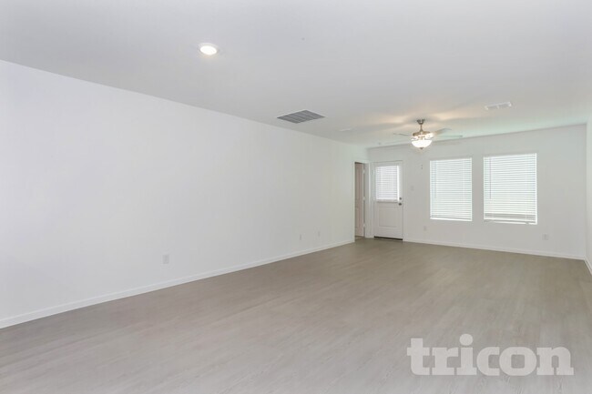 Foto del edificio - 15200 Bullfighter Blvd