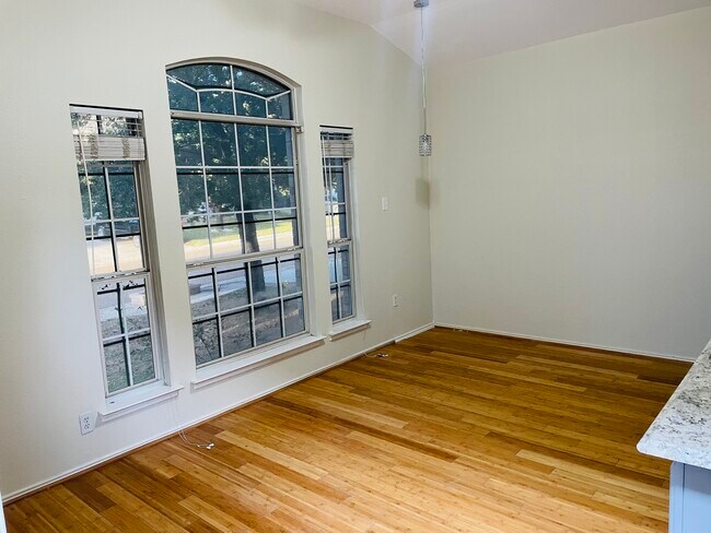 Fotografía del edificio - 2809 Anejo Dr