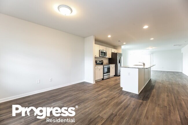 Building Photo - 1011 Castle Pl