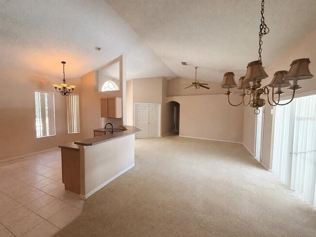 Foto del edificio - 15849 Mercott Ct