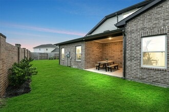 Building Photo - 21015 Bay Vlg Dr