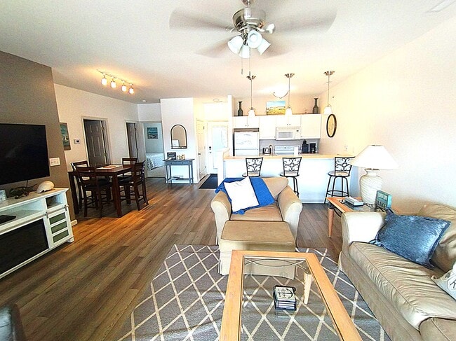 Building Photo - 418 Regatta Bay Dr