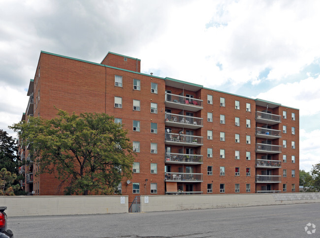 Building Photo - Residences on Vine