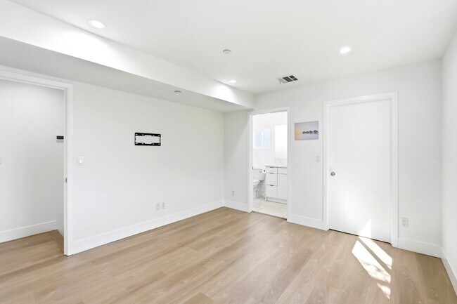 Foto del edificio - 4455 Colfax Ave