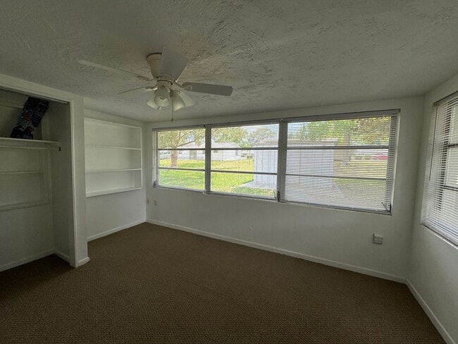 Building Photo - Two bedroom one bathroom home
