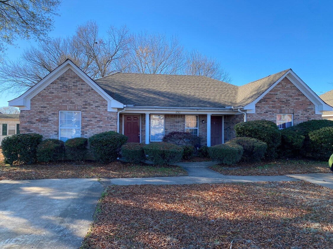 Primary Photo - 632 Old Humboldt Rd