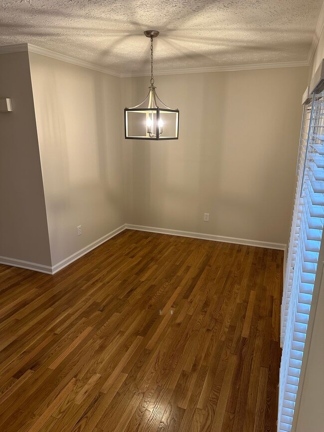 Building Photo - Completely Updated 3BR Home – New Kitchen, Floors, Fixtures & More!