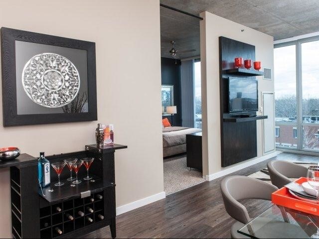 Building Photo - 1410 S State St