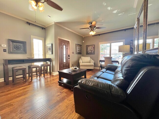 Foto del edificio - 6763 Blue Lake Ln