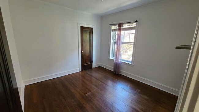 Foto del edificio - 726 Hinman Ave