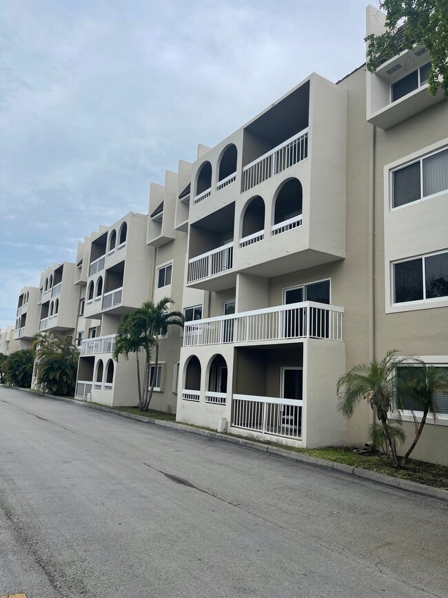 Building Photo - 7732 Camino Real