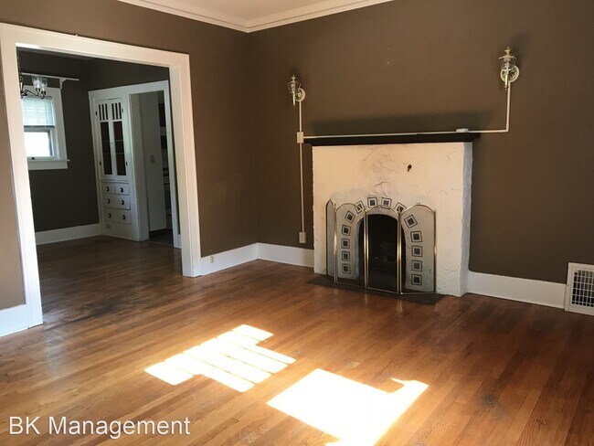Building Photo - 4 br, 2 bath House - 112 Dehart St