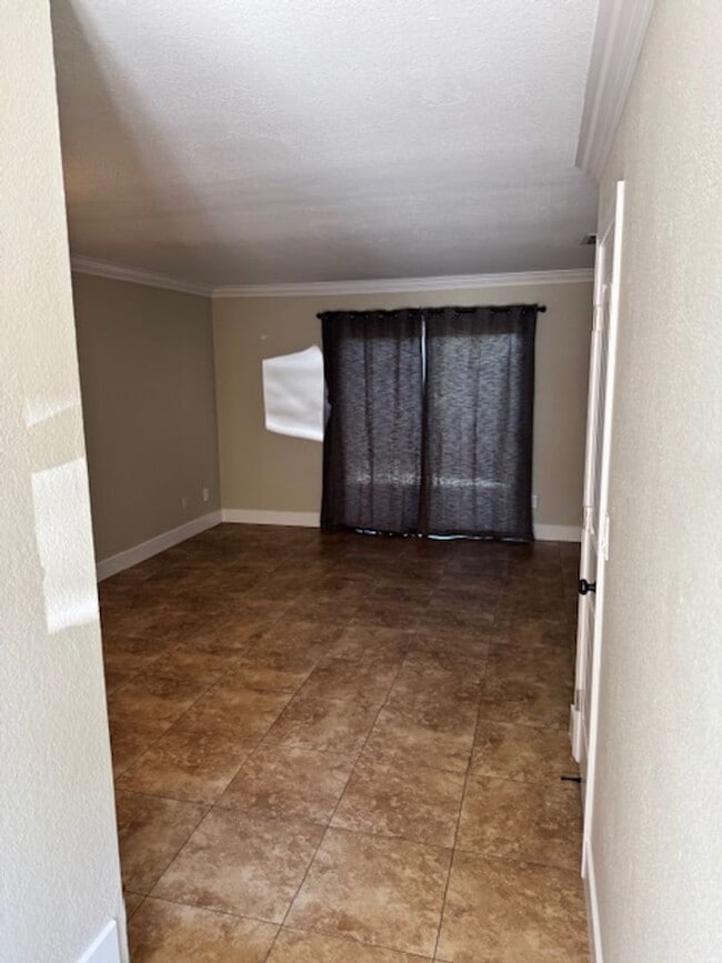 Building Photo - NOW LEASING !! THIS ONE WON'T LAST!!