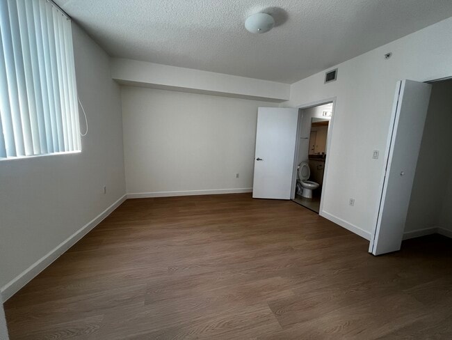Foto del edificio - 104 NE 22nd St