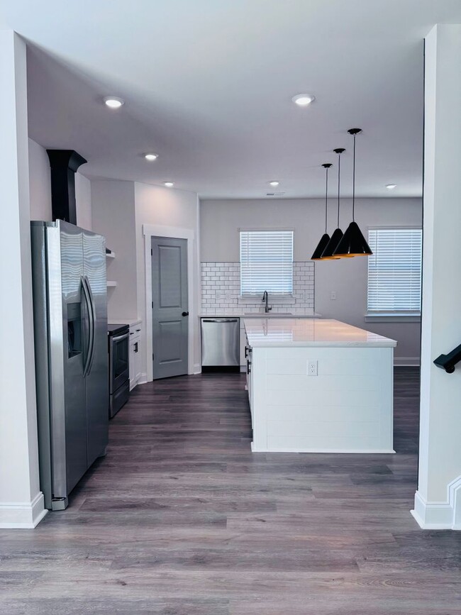 Building Photo - Savoy Floorplan