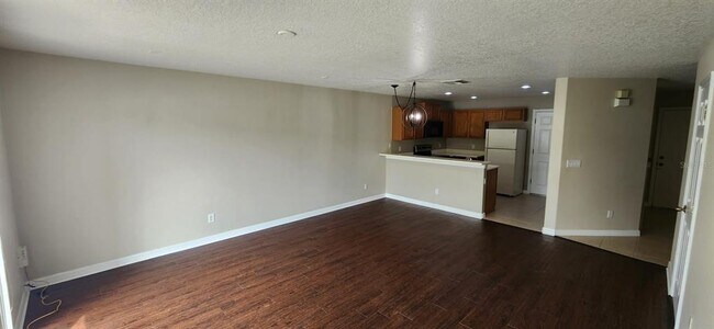 Foto del edificio - 536 Cresting Oak Cir