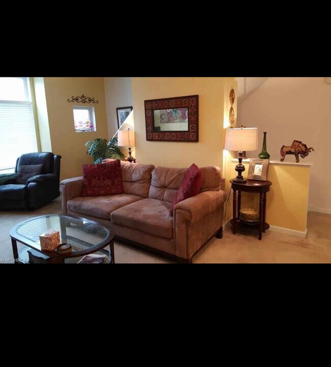 Sala de estar/cocina familiar en el segundo piso - 7309 Battery Park Blvd