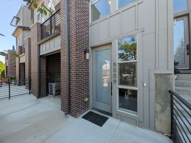 Building Photo - 5009 S Prince Pl