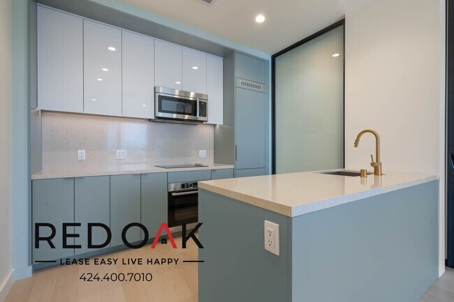 Foto del edificio - ~8 Weeks FREE~ Fully Furnished, Luxury Pri...