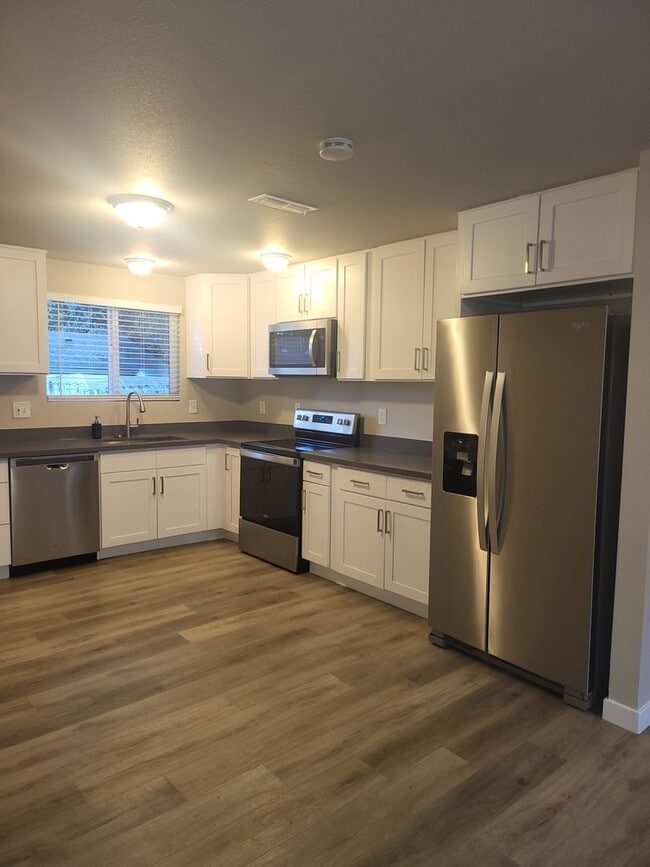 Building Photo - Updated 3 bedroom, 1.75 bath rambler in Covington