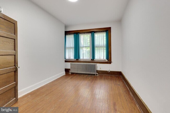 Building Photo - 6500 Lincoln Dr