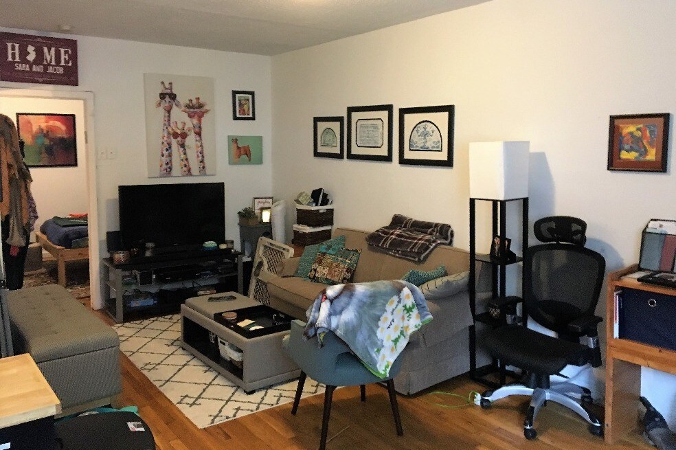 Primary Photo - 937 Park Ave