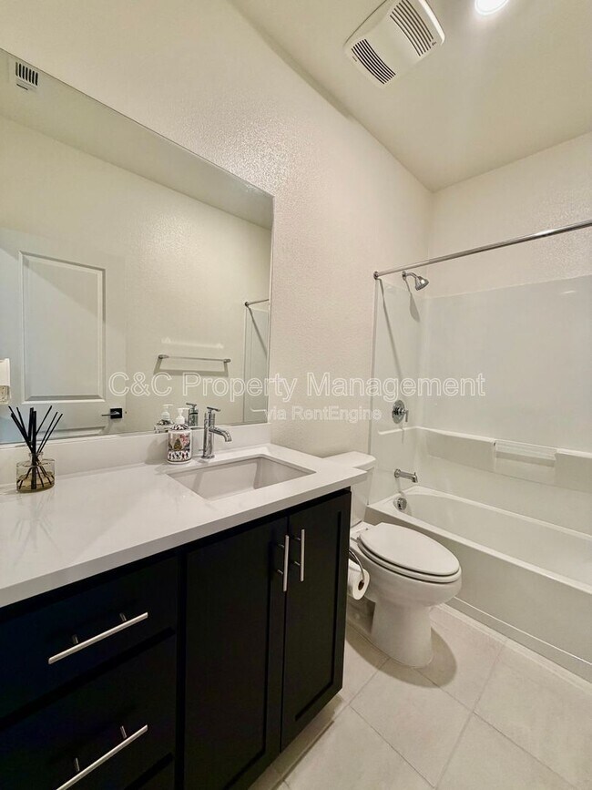 Foto del edificio - 5125 Maniago Wy