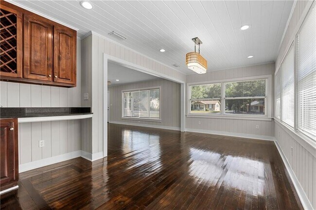 Foto del edificio - 2762 Hillcrest Rd
