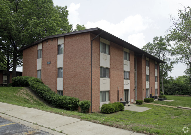 Building Photo - Hickory Trace Apartments