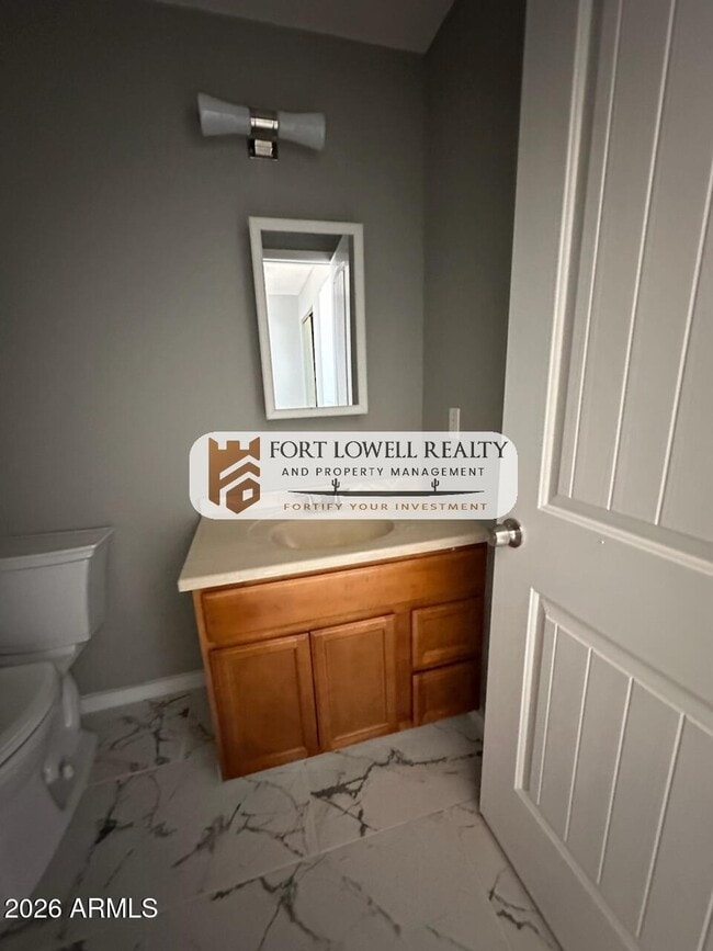 Building Photo - 2632 N 29th Pl