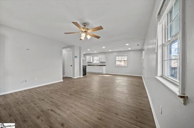 Building Photo - 213 Fisher Ave