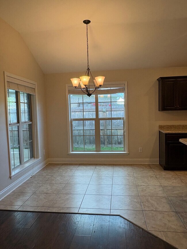 Foto del edificio - 986 Tudor Ln