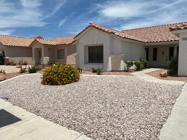 Foto del edificio - NW!! Single Story!!! 3 Car Garage!!  2 Masters!!! Low Maintenance desert landscape front yard!!  ...