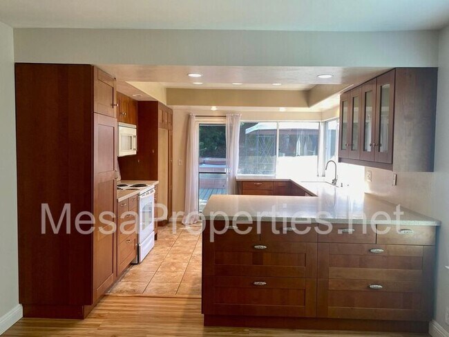 Foto del edificio - 1004 N Del Sol Ln