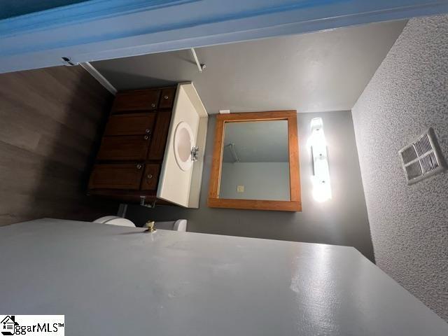 Foto del edificio - 18 Lake Dr