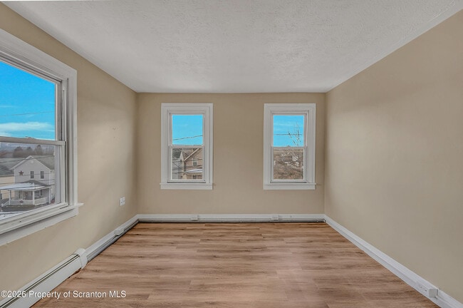 Building Photo - 107 2nd St