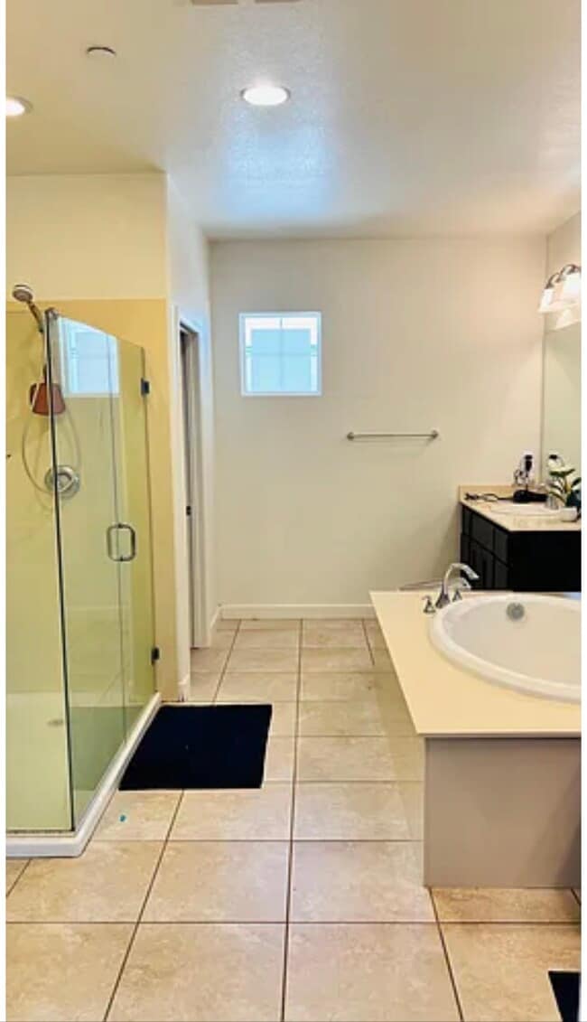 Building Photo - 232 Hayward Ln