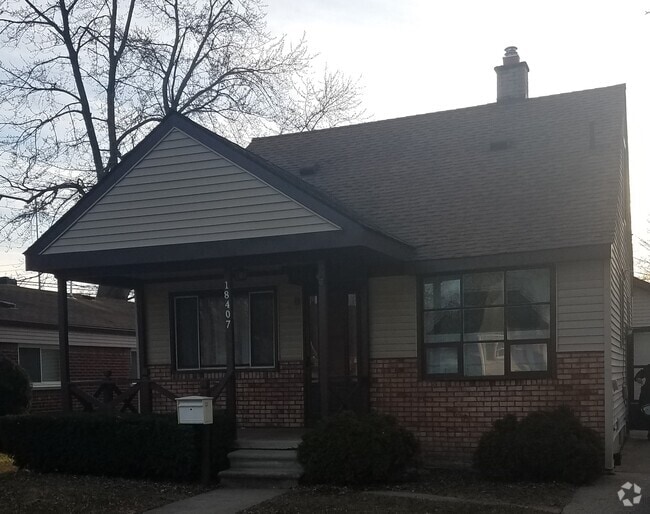 Building Photo - 18407 Lennane