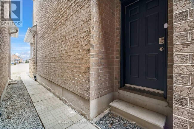 Photo du bâtiment - 12 Hadfield Cir