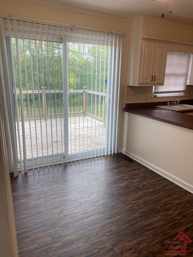 Building Photo - 540 McQuade Cir