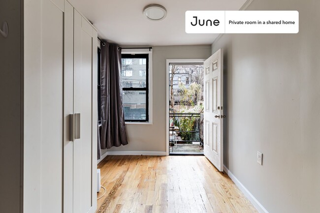 Building Photo - Room in Shared 3 bed/2 bath home