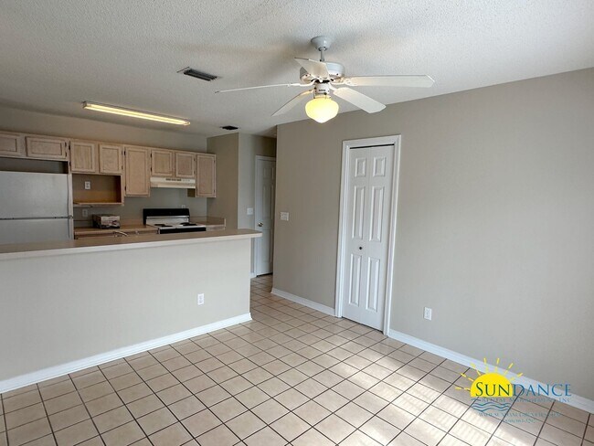 Building Photo - Nice 2 Bedroom Duplex in Navarre