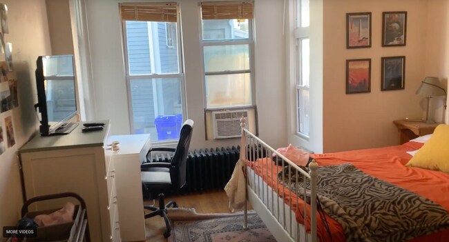 Photo - Spacious 5-bed with 3 Bathrooms! Apartment